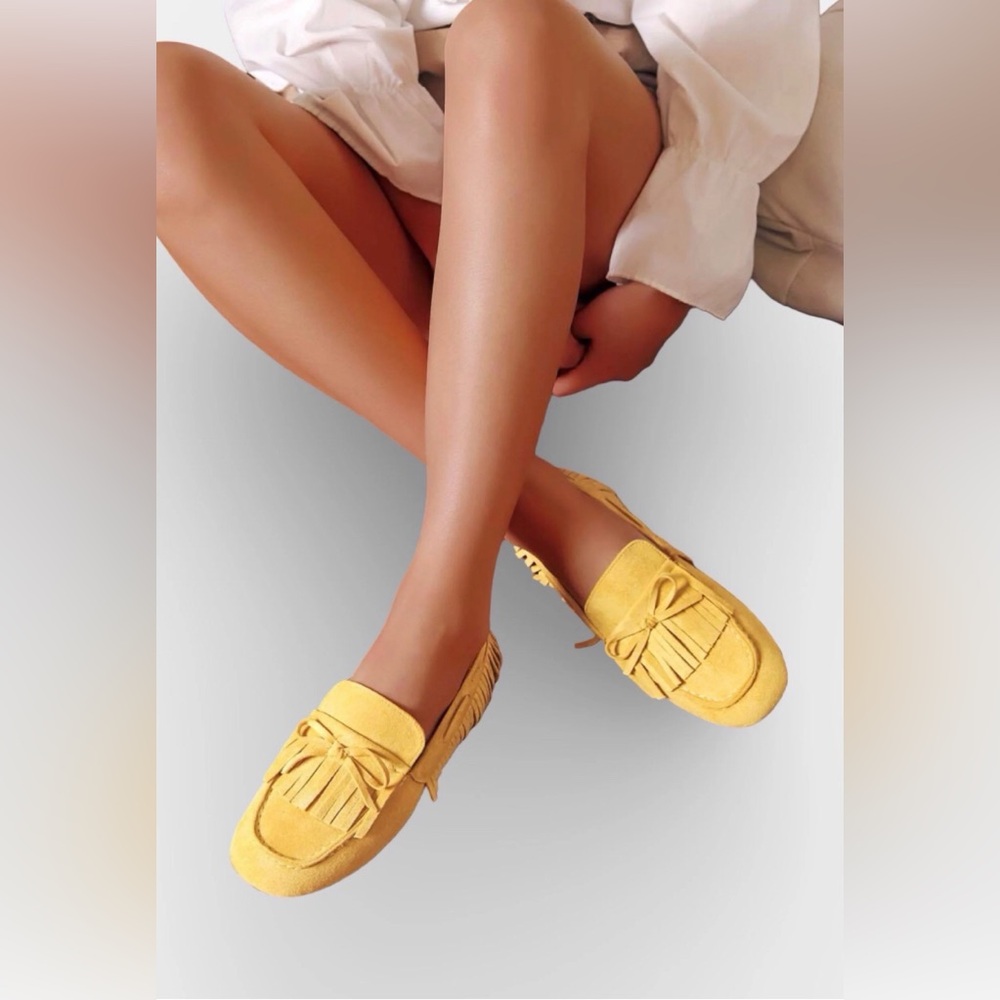 NWOT Me Too Mustard Yellow Errow Fringe Tassel Moccasin Suede Loafers Shoes 8.5